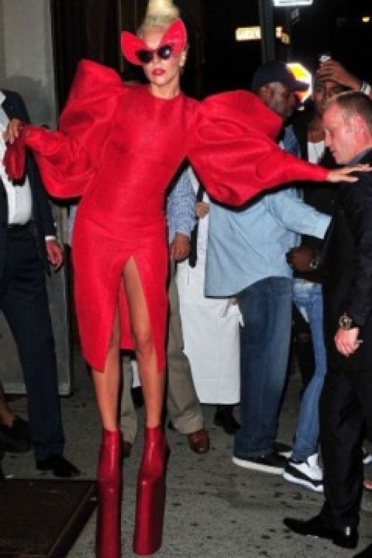 Lady Gaga et ses immenses chaussures Lady Gaga et ses immenses chaussures